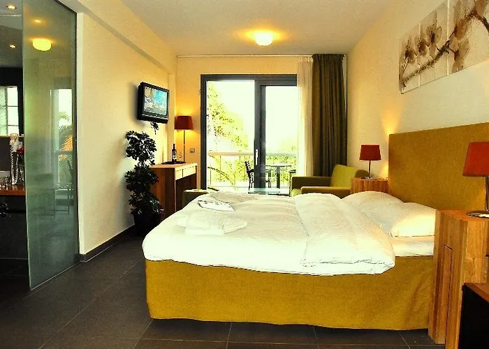 Отель Hanioti Hotel Ханиоти